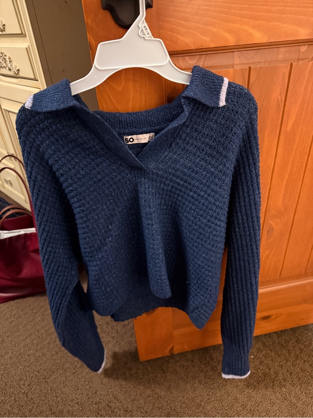 SO Blue Cropped V‑Neck Collared Sweater